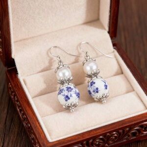 5/$25 Elegant Silver and Blue Floral Earrings